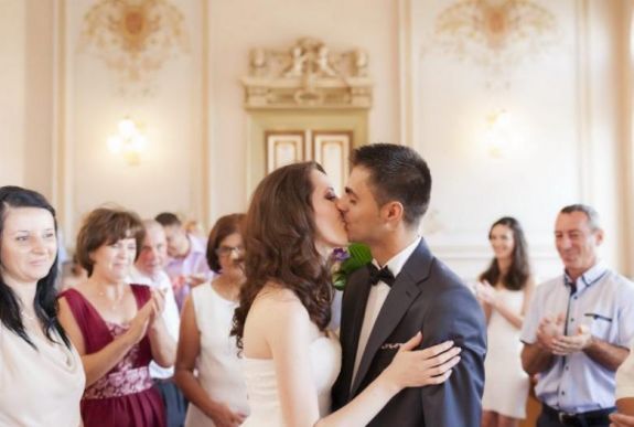 Még hétköznap is fizetni kell a házasságkötésért Csíkszeredában