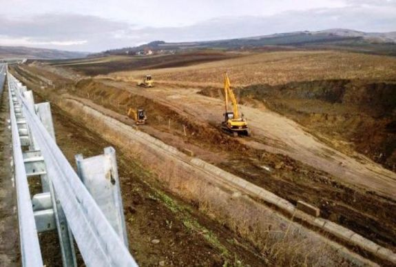 Esztelen költekezés: a rekord növekedés ellenére csak 15 kilométer autóápályát adtak át