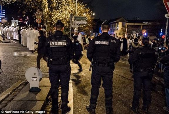 Több millió euró készpénzt raboltak el egy pénzszállító autóból