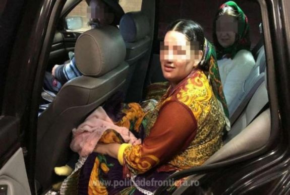 Szoknyája alá rejtett csecsemővel akart Magyarországra átjutni