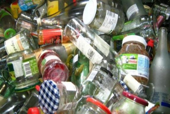 Egységesen 2 lejjel drágulhat a sör, az ásványvíz és a befőtt