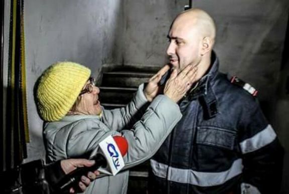 Felmérés: a rohammentők és a tűzoltók munkáját övezi a legnagyobb tisztelet