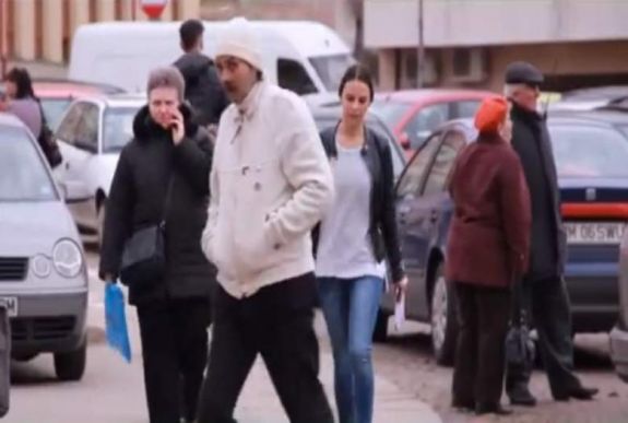 Mutogatós férfi terrorizálja a szatmárnémeti nőket és gyerekeket