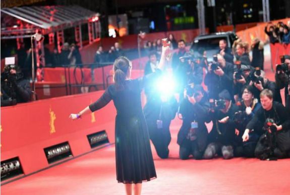 #MeToo a Berlinálén: 23 ezren kérték, mégsem lett fekete szőnyeg