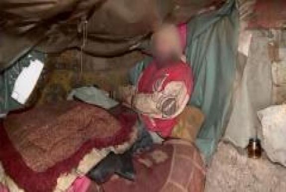 Ólban tartotta a családja a fogyatékkal élő férfit