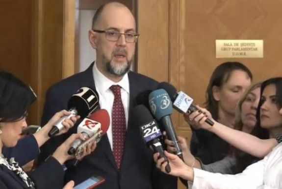 Kelemen Hunor: az idő csak telik, a politikai osztály pedig értelmetlen vitákban vesz el 