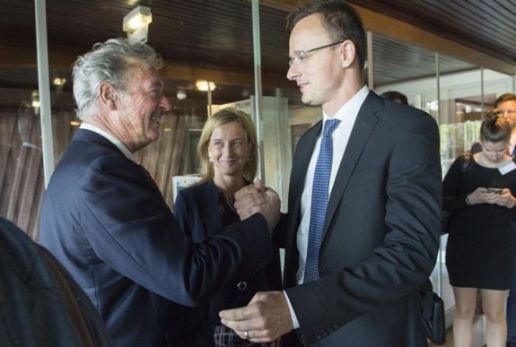 „Ostoba ember” – nekiment Szijjártó Péter a luxemburgi külügyminiszternek