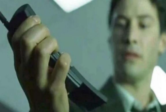 Itt a Nokia legendás Mátrix-telefonja