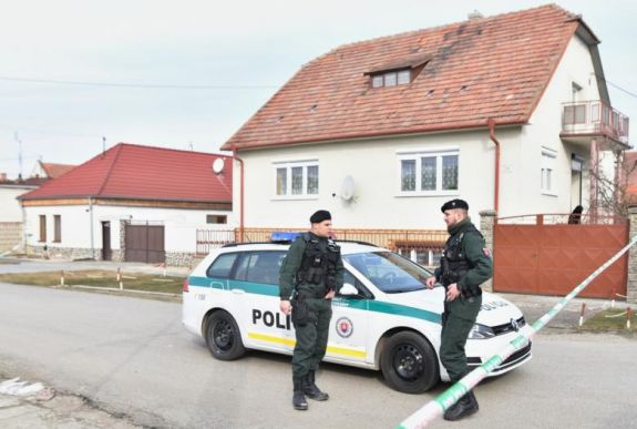 Gyilkosság áldozata lett Szlovákiában egy tényfeltáró újságíró és élettársa