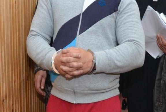 Őrizetbe vették a szüleit veréssel fenyegető csíkkarcfalvi férfit