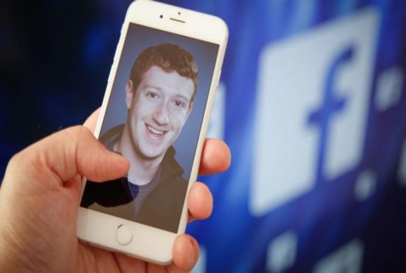 A Facebook szeretné, ha megkedvelnénk az arcfelismerés-funkciót