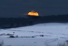 Erdélyből nézve is csodás volt a szuperhold – olvasóink fotói