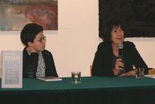 Sasoktól a lélekig: Marosvásárhelyen mutatták be Egyed Emese új kötetét