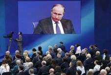 Vlagyimir Putyin hivatalosan is elnökjelölt