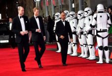 Kivágták Vilmos és Harry herceget Az utolsó Jedikből