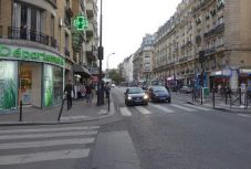 Találomra szurkált embereket egy részeg fiatal Párizsban