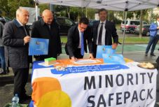 Minority SafePack: gyűlnek az aláírások, de nagyon ketyeg az óra