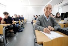 Olaszországi Erasmusra indul a 80 éves spanyol egyetemista