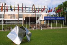 A többnyelvűségről fog tanácskozni 47 ország képviselete Bálványosfürdőn