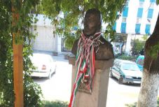 Miénk itt a tér – szobrokból épít „nem létező várost” az erdélyi magyarság