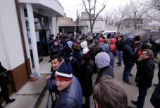 Egy ember elájult a bányászjárás perének első tárgyalásán