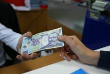 Törvényben korlátoznák a banki hitelek kamatát