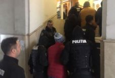 Őrizetbe került egy aradi szórakozóhely két kidobóembere