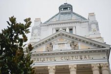 Március végére régi pompájában tündökölhet az aradi Kultúrpalota
