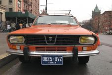 Batman egy 1300-as Daciával száguldozik a Gotham sorozatban