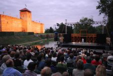 Közös színházi előadást tervez Arad és Gyula