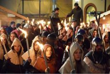 Így vonultak fel Mátyás király köszöntésére a kolozsváriak