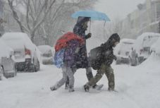 Hóriadó az ország déli részén, a fővárosi iskolák zárva maradnak