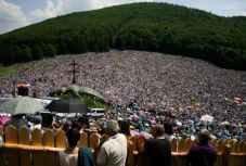 Márciuska az UNESCO-listán: a csíksomlyói búcsú felterjesztésének elakasztására figyelmeztetett az RMDSZ szenátora