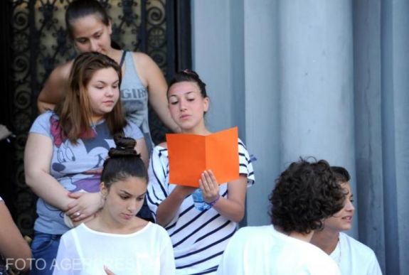 Hétfőtől próba-kisérettségiznek a nyolcadikosok. A tételmintákat látta már?