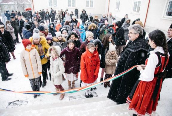 Szórványkollégiumot avattak Magyardécsében
