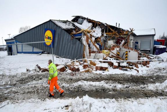 Markológéppel mentek neki az áruháznak, hogy kirabolják