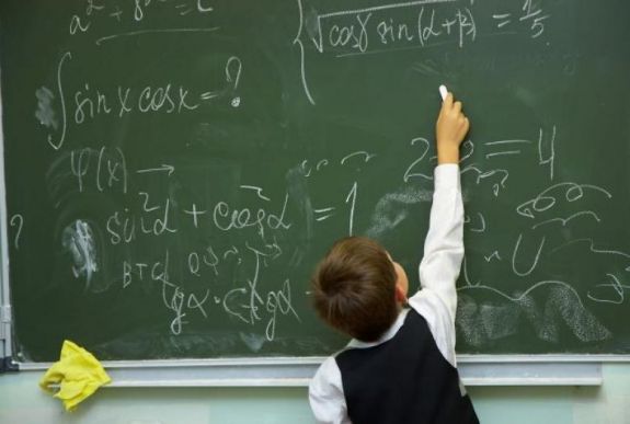 Akadémikusok, külföldi szakértők dolgozzák ki az új tanügyi törvényt