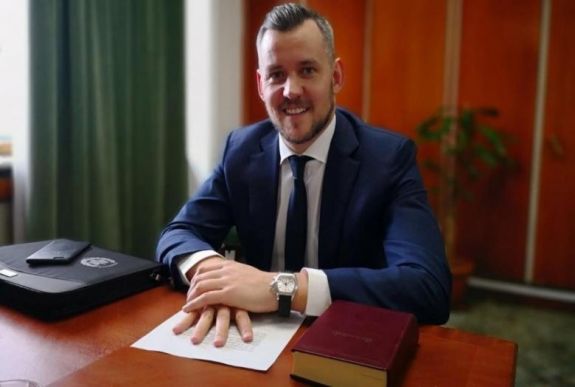Antal Lóránt szenátor: mindannyiunknak dolgoznunk kell azon, hogy visszaszerezzük a bizalmat