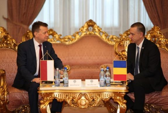 B9: a NATO keleti szárnyának vezetői Bukarestben tanácskoznak