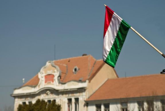 Kézdivásárhely polgármesterét is megbüntették zászlóügyben