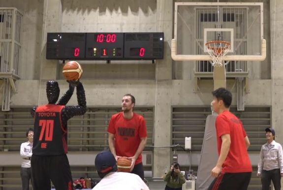 Frusztráló: már kosárlabdában is ügyesebb a robot az embernél