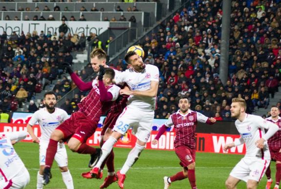 Liga 1: „hagyományos” pontosztozkodás a CFR-FCSB rangadón