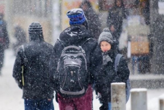 Tíz megyében szünetel pénteken az oktatás a havazások miatt