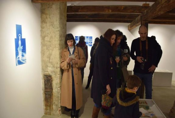 Szerves tobzódás és illusztrátori állásfoglalások – megnyílt a Quadro 21 Gallery Kolozsváron