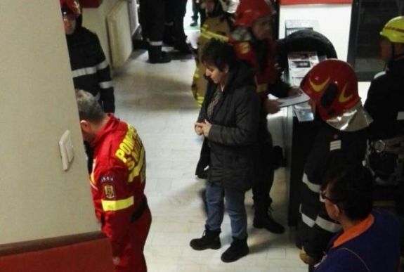 Elszakadt a kábel, három emeletet zuhant a lifttel egy nő