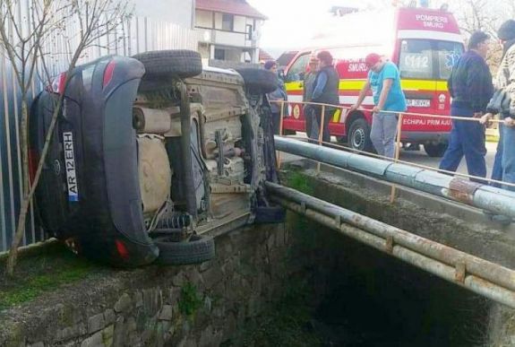 Ez nem kaszkadőrmutatvány, hanem autóbaleset