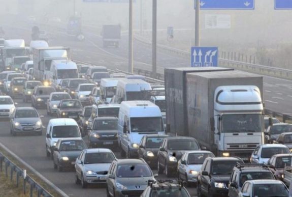 A húsvéti ünnepek alatt korlátozzák Magyarországon a forgalmat