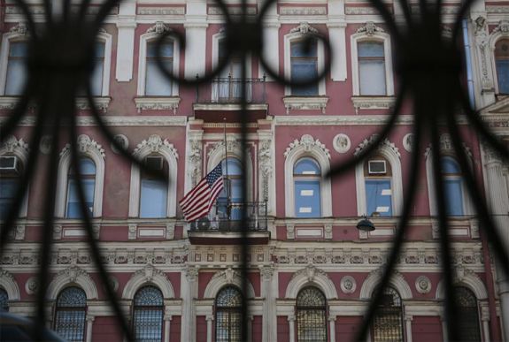 Szkripal-ügy: Oroszország 60 amerikai diplomatát utasít ki