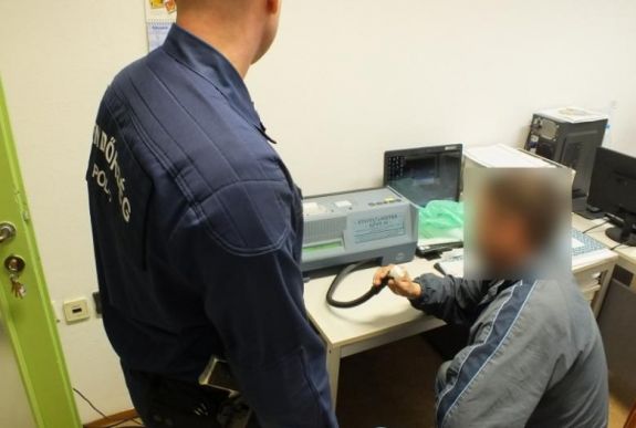 Ártándnál bukott le az ittas romániai kamionos