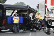 Három ember meghalt, két és fél évre ítélték a román buszsofőrt